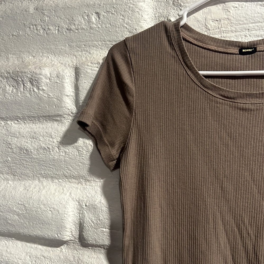 MONROW Ribbed Tee - Picture 6 of 8